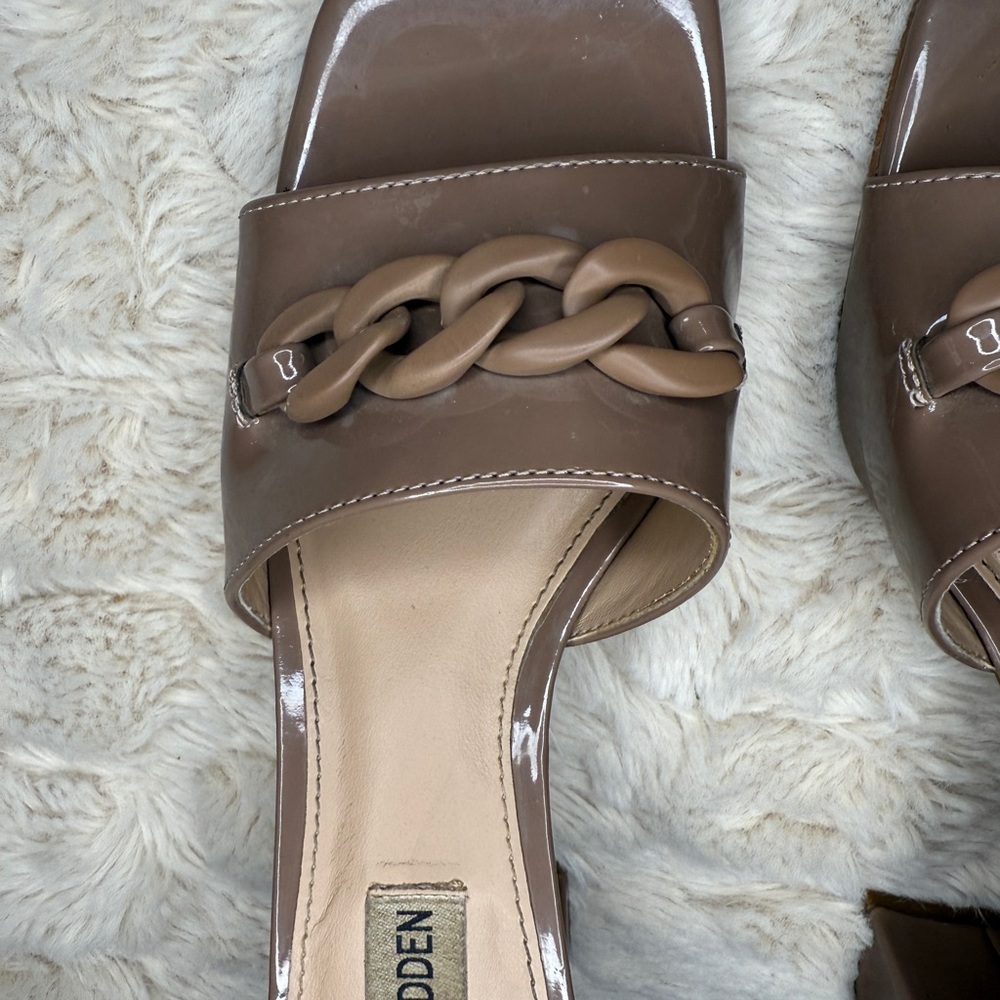Steve Madden Tan Chain Mules - Picture 3 of 4